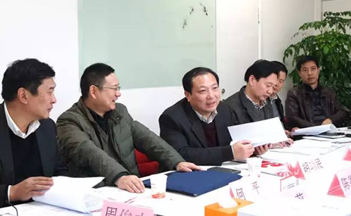 荊門市委常委、常務(wù)副市長胡功民率隊(duì)赴上?？疾?，與我司簽訂委托招商引資戰(zhàn)略合作協(xié)議