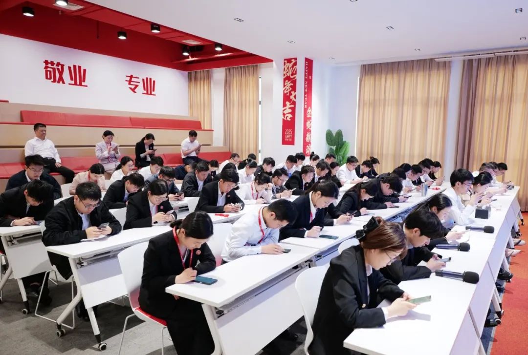 上海東方龍商務(wù)集團(tuán)組織《招商知識(shí)及業(yè)務(wù)能力》測評(píng)考試，鍛造“精兵強(qiáng)將”招商隊(duì)伍！